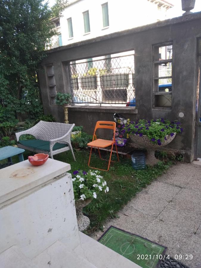 Chez Martha Bed & Breakfast Верона Екстериор снимка